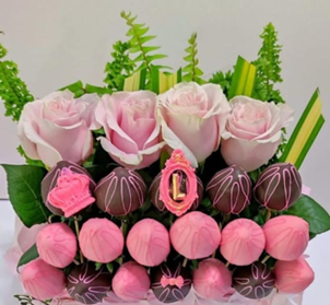 assortment of strawberries and roses as a gift hand delivered in Trinidad and Tobago
